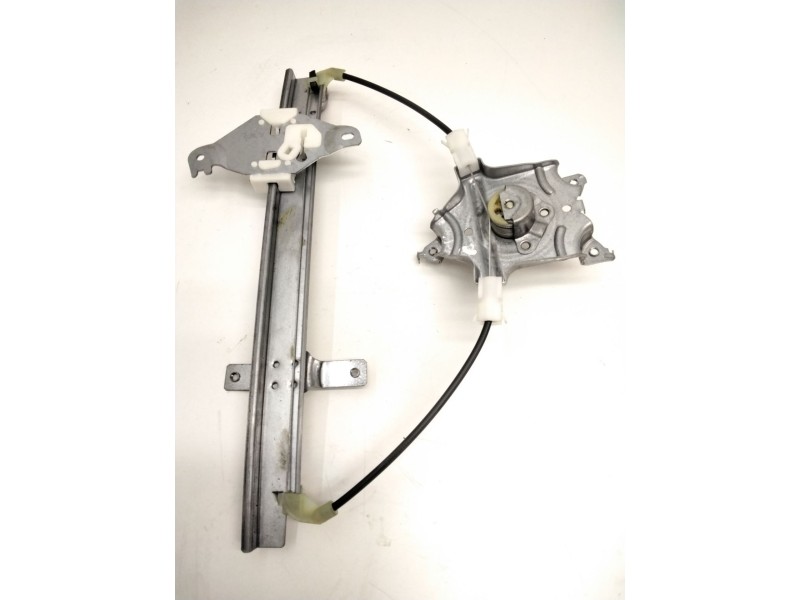 Recambio de elevalunas trasero izquierdo manual para nissan almera tino (v10) 2.2 dci referencia OEM IAM 82721BU000  