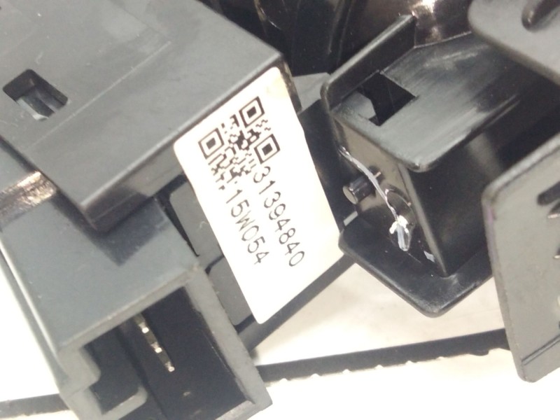 Recambio de mando elevalunas trasero izquierdo para volvo v40 cross country referencia OEM IAM 31394840  