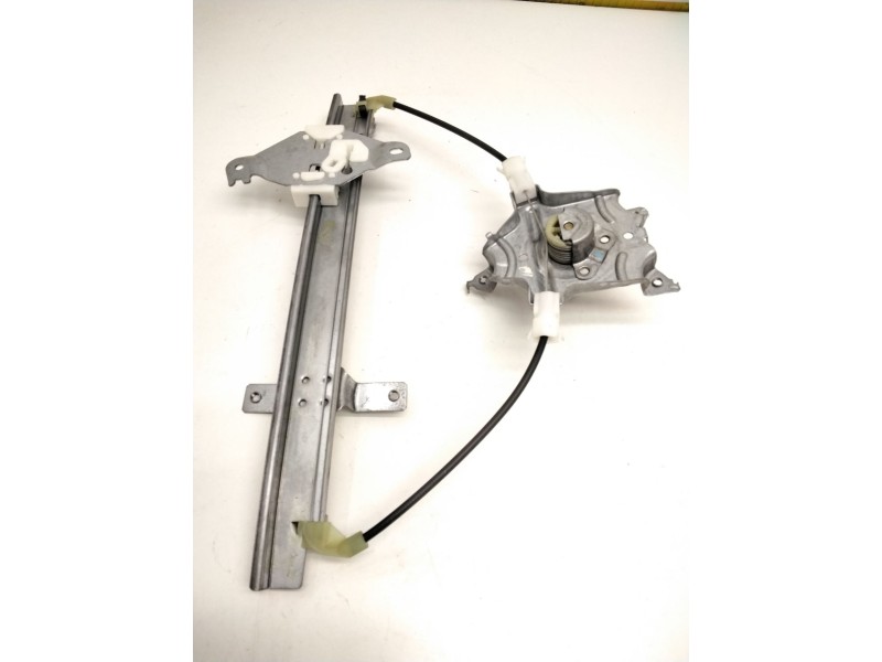 Recambio de elevalunas trasero izquierdo manual para nissan almera tino (v10) 2.2 dci referencia OEM IAM 82721BU000  