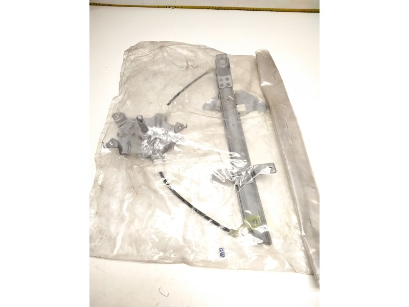 Recambio de elevalunas trasero izquierdo manual para nissan almera tino (v10) 2.2 dci referencia OEM IAM 82721BU000  