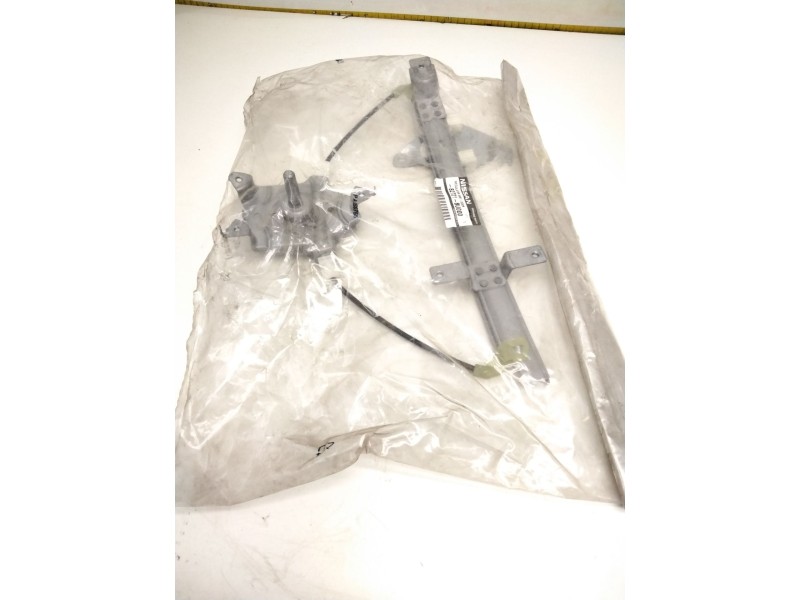 Recambio de elevalunas trasero izquierdo manual para nissan almera tino (v10) 2.2 dci referencia OEM IAM 82721BU000  