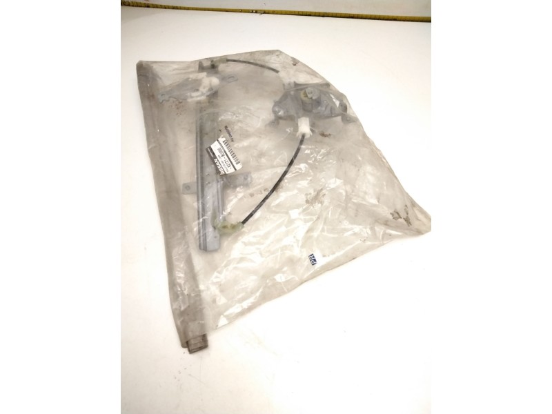 Recambio de elevalunas trasero izquierdo manual para nissan almera tino (v10) 2.2 dci referencia OEM IAM 82721BU000  