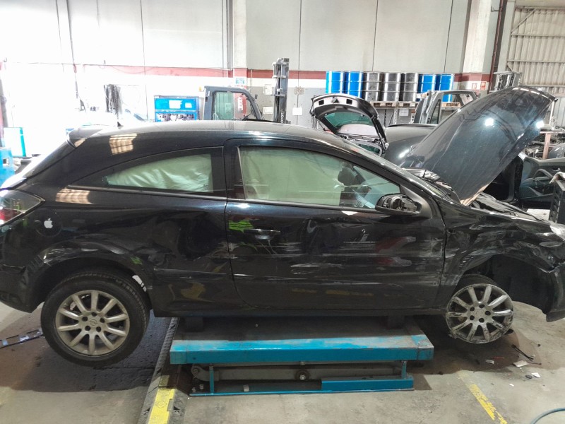 opel astra h gtc (a04) del año 2007