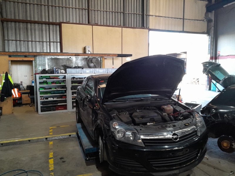 opel astra h gtc (a04) del año 2007