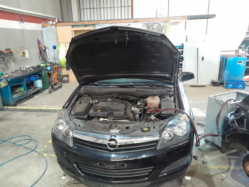 opel astra h gtc (a04) del año 2007