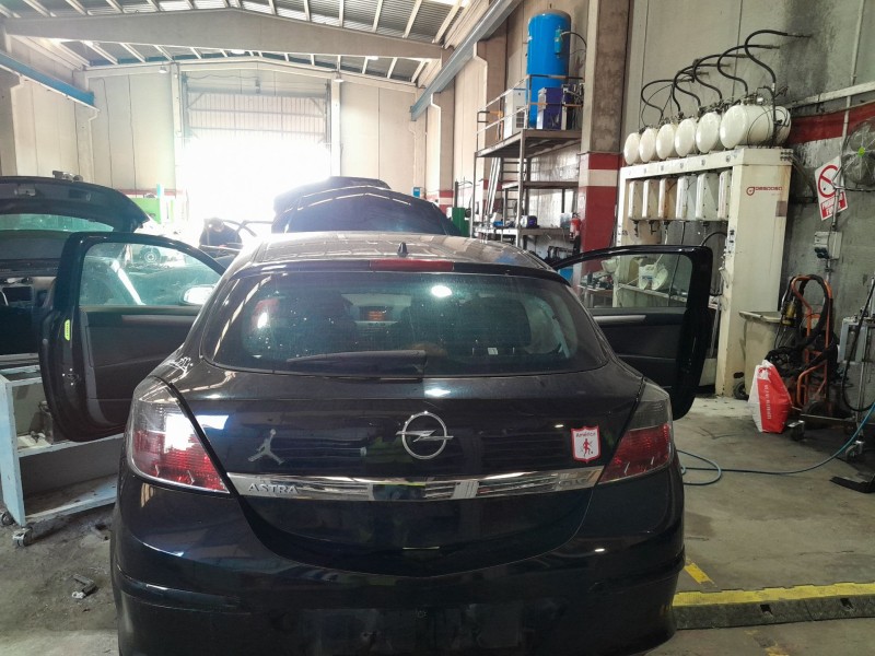 opel astra h gtc (a04) del año 2007