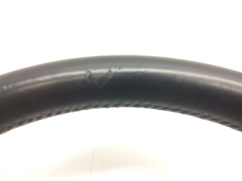 Recambio de volante para volvo v40 cross country referencia OEM IAM 34110217B  