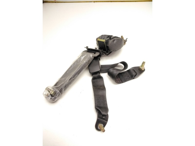 Recambio de cinturon trasero izquierdo para nissan terrano ii (r20) 2.4 i 12v 4wd referencia OEM IAM 888450F010  0416104