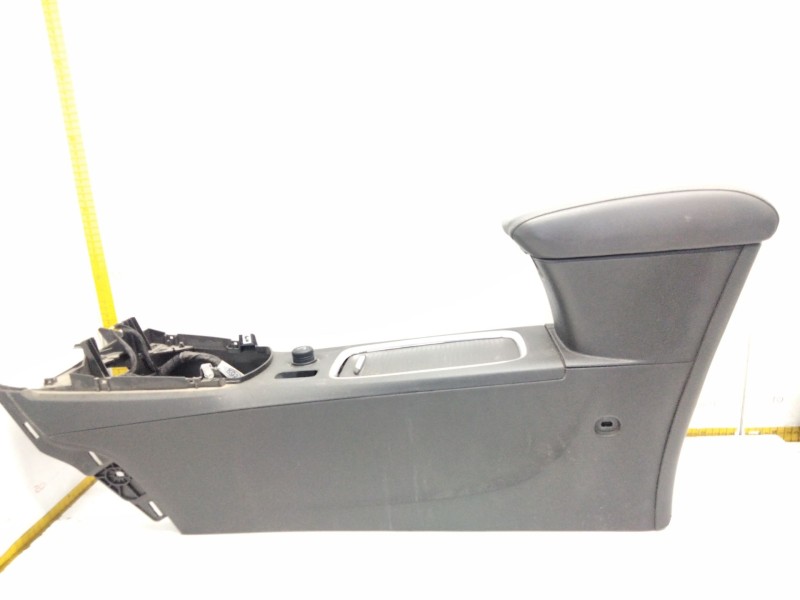 Recambio de reposabrazos para opel astra k sports tourer excellence referencia OEM IAM   