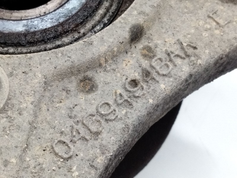 Recambio de mangueta delantera derecha para chrysler voyager iv (rg, rs) 2.5 crd referencia OEM IAM 0469494BAA  