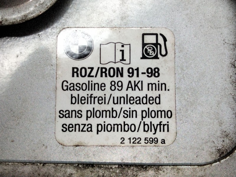 Recambio de tapa exterior combustible para bmw serie 5 berlina (e39) 523i referencia OEM IAM 2122599A  
