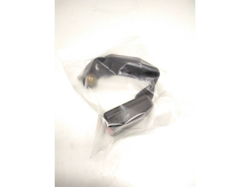 Recambio de enganche cinturon trasero izquierdo para nissan terrano ii (r20) 2.7 td 4wd referencia OEM IAM 888420F010  