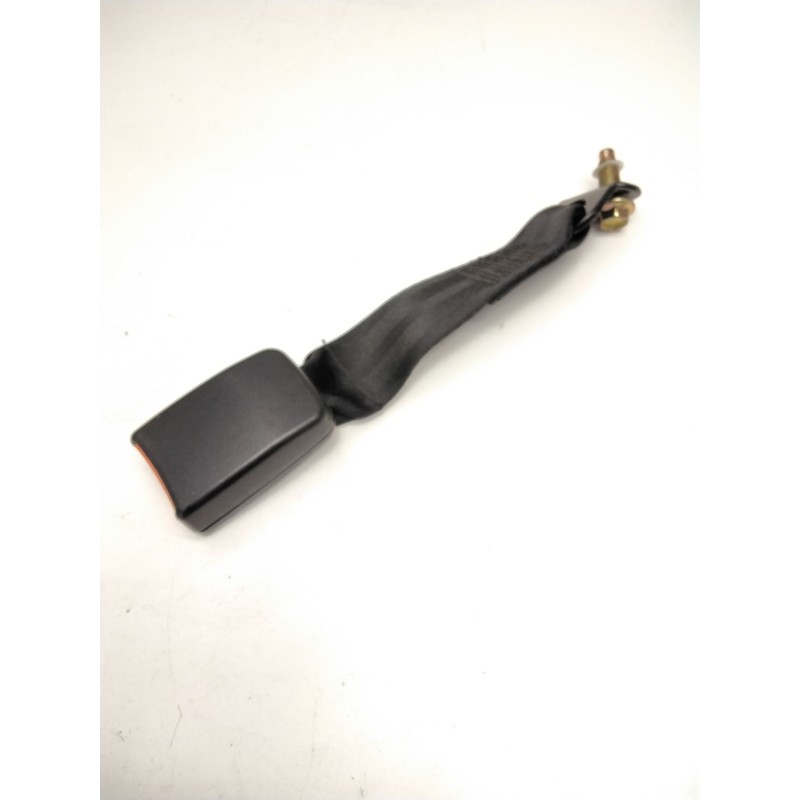 Recambio de enganche cinturon trasero izquierdo para nissan terrano ii (r20) 2.7 td 4wd referencia OEM IAM 888420F010  