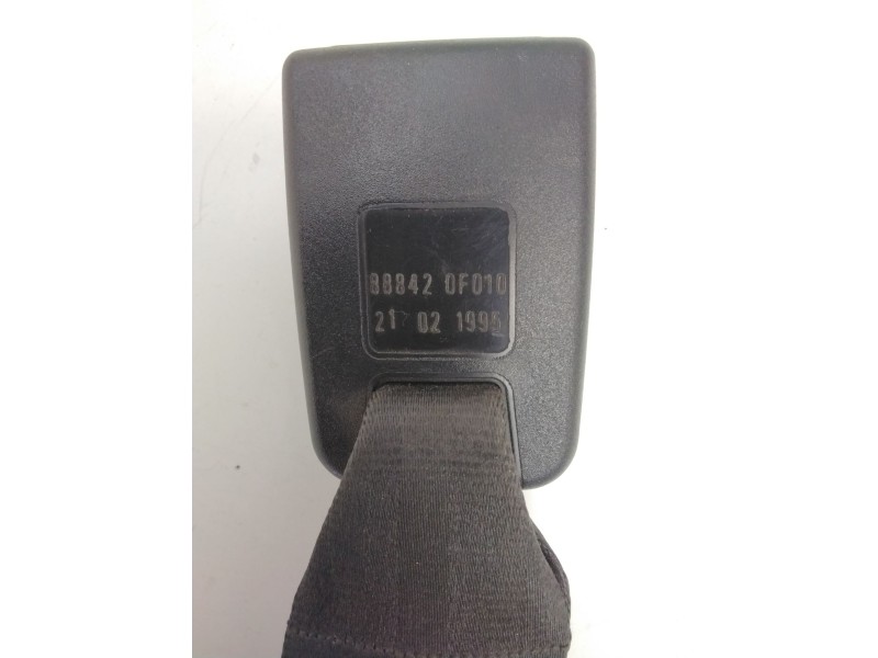 Recambio de enganche cinturon trasero izquierdo para nissan terrano ii (r20) 2.7 td 4wd referencia OEM IAM 888420F010  