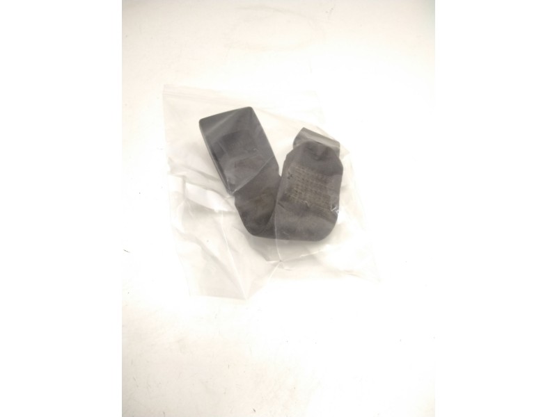 Recambio de enganche cinturon trasero izquierdo para nissan terrano ii (r20) 2.7 td 4wd referencia OEM IAM 888420F010  