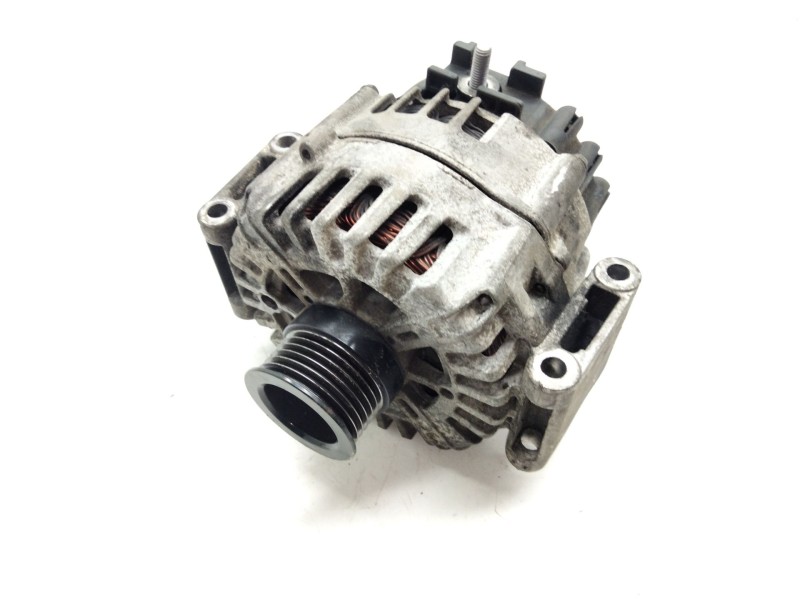 Recambio de alternador para mercedes-benz clase m (w166) referencia OEM IAM A0009067702  
