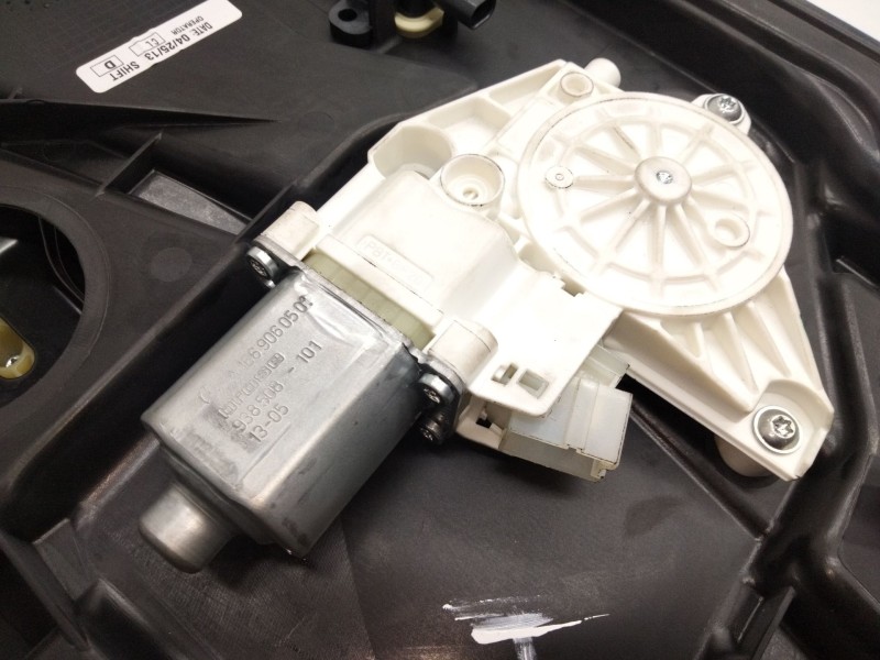 Recambio de elevalunas trasero izquierdo para mercedes-benz clase m (w166) referencia OEM IAM A1667300179  