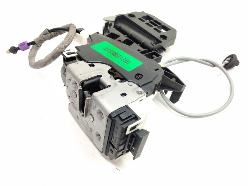 Recambio de cerradura puerta delantera derecha para mercedes-benz clase m (w166) referencia OEM IAM A1667200435  