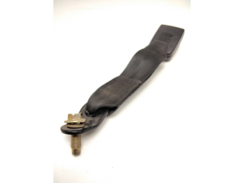 Recambio de enganche cinturon trasero izquierdo para nissan terrano ii (r20) 2.7 td 4wd referencia OEM IAM 888420F010  