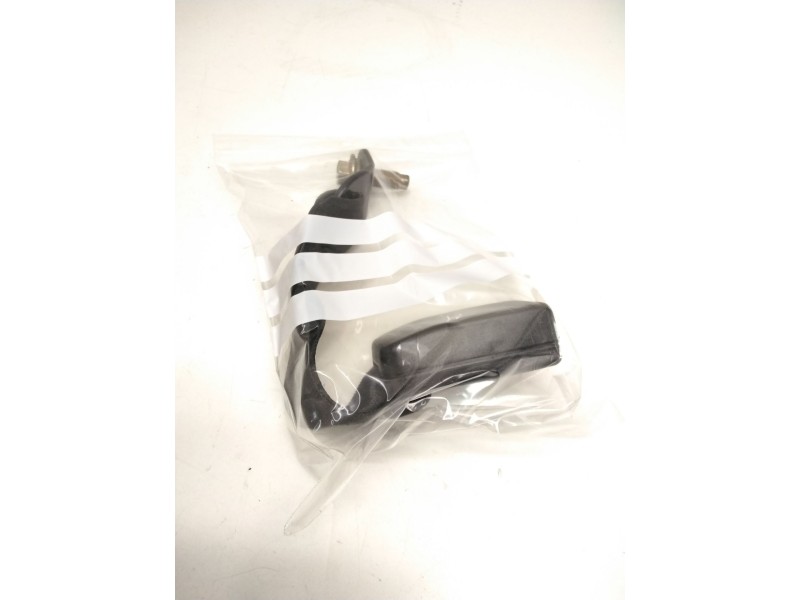 Recambio de enganche cinturon trasero izquierdo para nissan terrano ii (r20) 2.7 td 4wd referencia OEM IAM 888420F010  