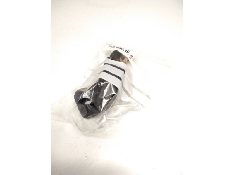 Recambio de enganche cinturon trasero izquierdo para nissan terrano ii (r20) 2.7 td 4wd referencia OEM IAM 888420F010  