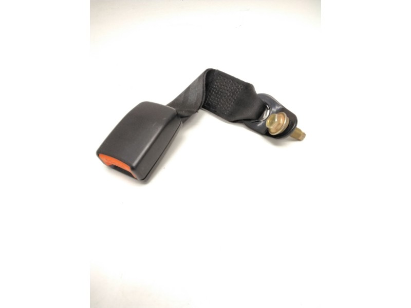 Recambio de enganche cinturon trasero izquierdo para nissan terrano ii (r20) 2.7 td 4wd referencia OEM IAM 888420F010  