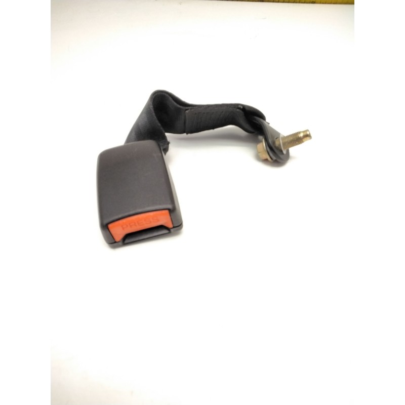 Recambio de enganche cinturon trasero izquierdo para nissan terrano ii (r20) 2.7 td 4wd referencia OEM IAM 888420F010  