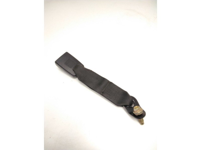 Recambio de enganche cinturon trasero izquierdo para nissan terrano ii (r20) 2.7 td 4wd referencia OEM IAM 888420F010  