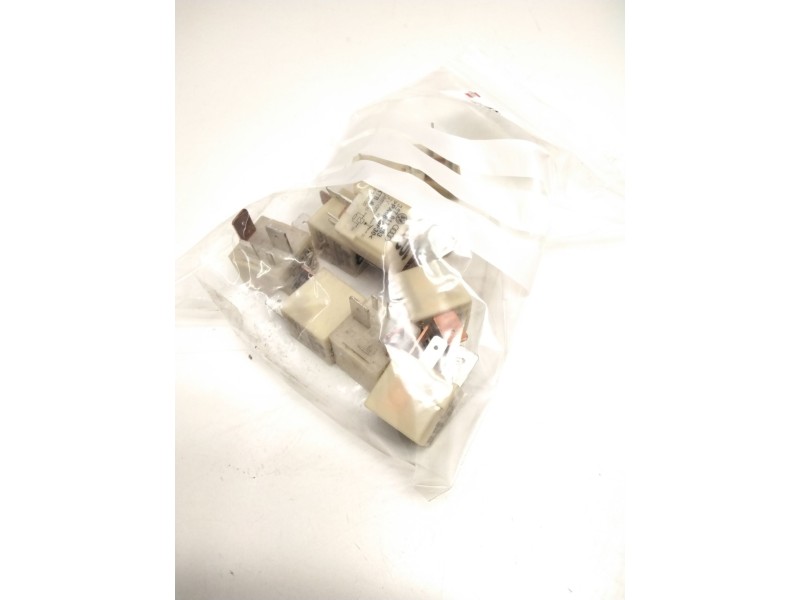 Recambio de rele incandescencia para volkswagen golf iv (1j1) 1.9 tdi referencia OEM IAM 357911253 14030000 103