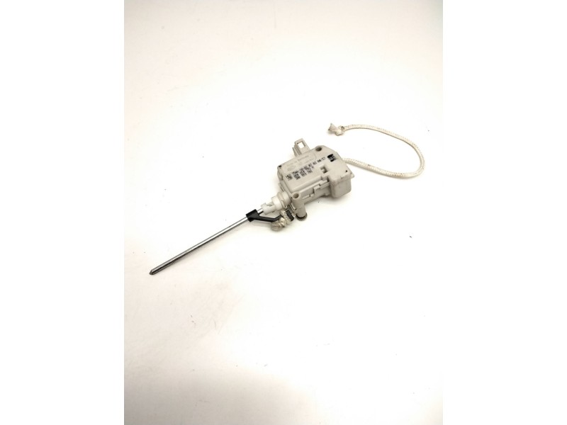 Recambio de motor c/c tapon combustible para seat ibiza ii (6k1) 1.9 tdi referencia OEM IAM 6K0810773A  