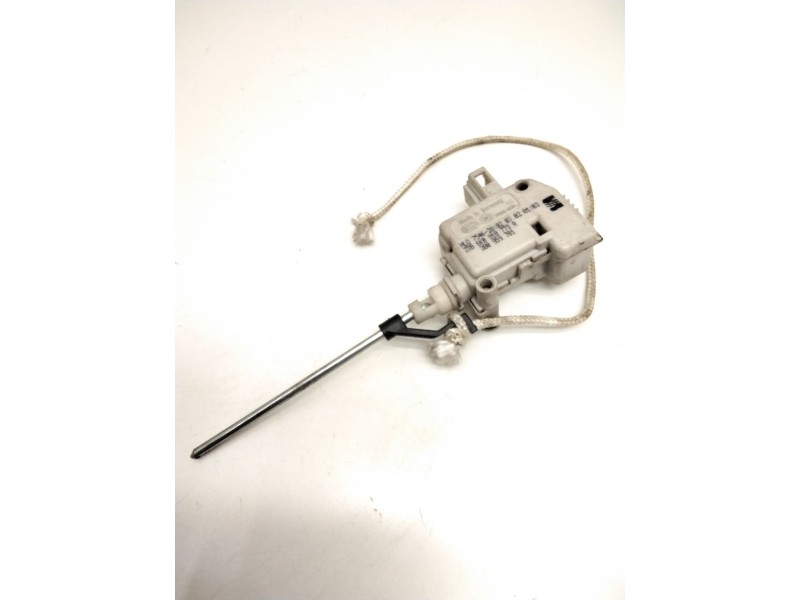 Recambio de motor c/c tapon combustible para seat ibiza ii (6k1) 1.4 16v referencia OEM IAM 6K0810773A  