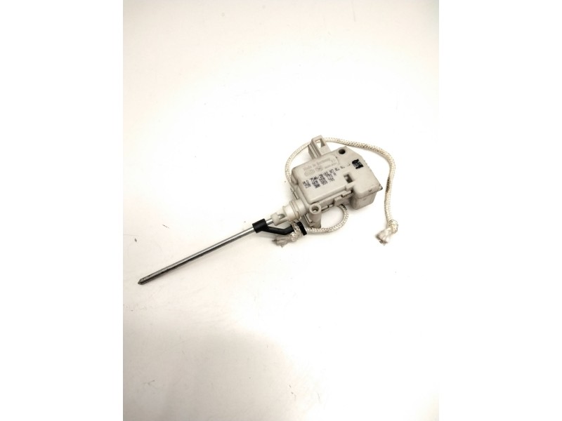 Recambio de motor c/c tapon combustible para seat ibiza ii (6k1) 1.4 16v referencia OEM IAM 6K0810773A  