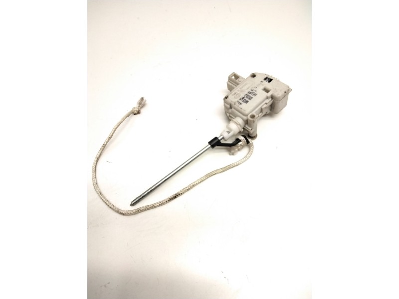 Recambio de motor c/c tapon combustible para seat ibiza ii (6k1) 1.6 i referencia OEM IAM 6K0810773A  