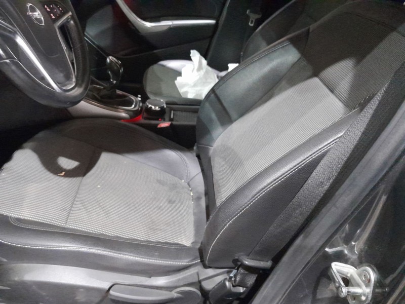 opel astra j (p10) del año 2010