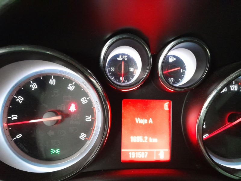 opel astra j (p10) del año 2010