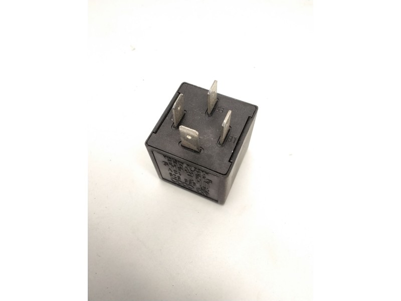 Recambio de rele limpiaparabrisas para volkswagen golf iv (1j1) 1.9 sdi referencia OEM IAM 191955529 72HV002 72