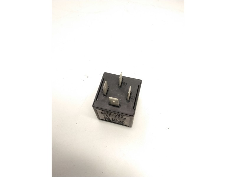Recambio de rele limpiaparabrisas para volkswagen golf iv (1j1) 1.9 tdi referencia OEM IAM 191955529 72HV002 72