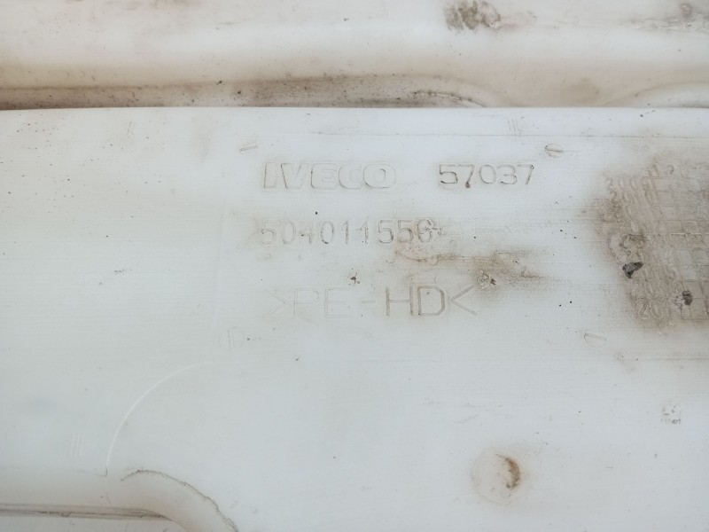 Recambio de deposito limpia para iveco stralis as44s48t/p referencia OEM IAM 504011556  