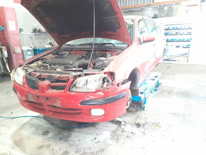 nissan almera ii hatchback (n16) del año 2001