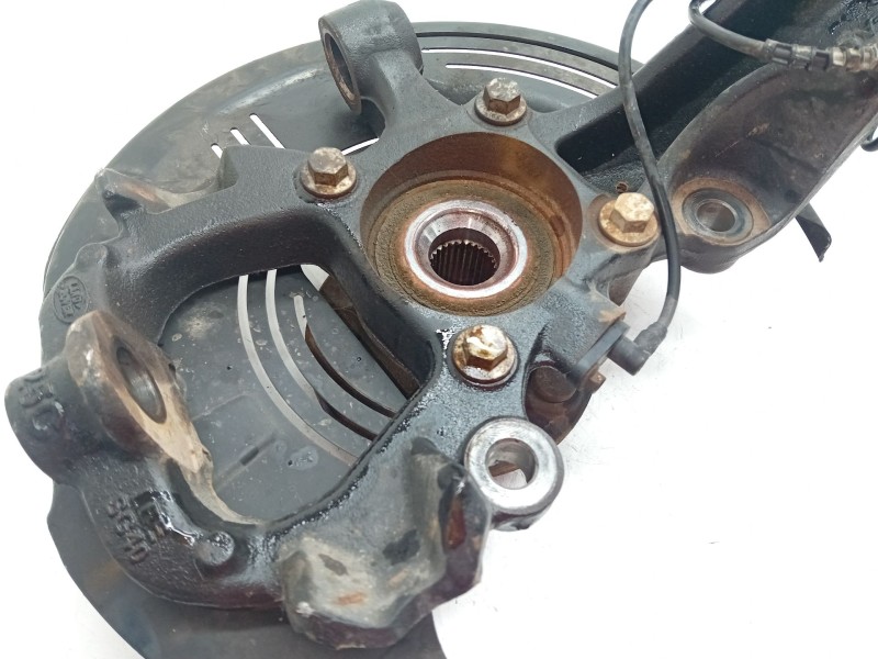 Recambio de mangueta delantera derecha para land rover discovery 5 referencia OEM IAM AH223K185A  