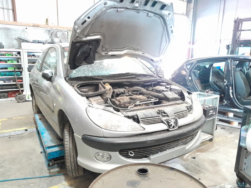 peugeot 206 fastback (2a/c) del año 2000