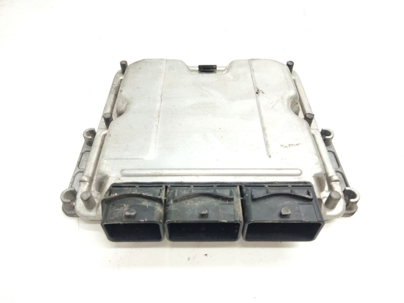 Recambio de centralita motor uce para opel vivaro a furgón (x83) 1.9 dti (f7) referencia OEM IAM 8200118526 0281010632 