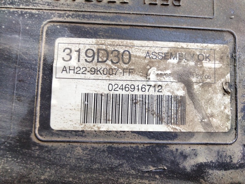 Recambio de deposito combustible para land rover discovery 5 referencia OEM IAM AH229K007FF  