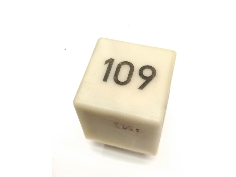 Recambio de rele fuente alimentacion para volkswagen golf iv (1j1) 1.9 tdi 4motion referencia OEM IAM 357906381A 24690000 109