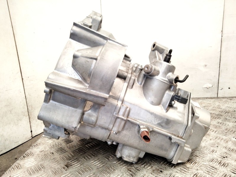 Recambio de caja cambios para volkswagen t-cross (c11) 1.0 tsi referencia OEM IAM 0AJ301103  