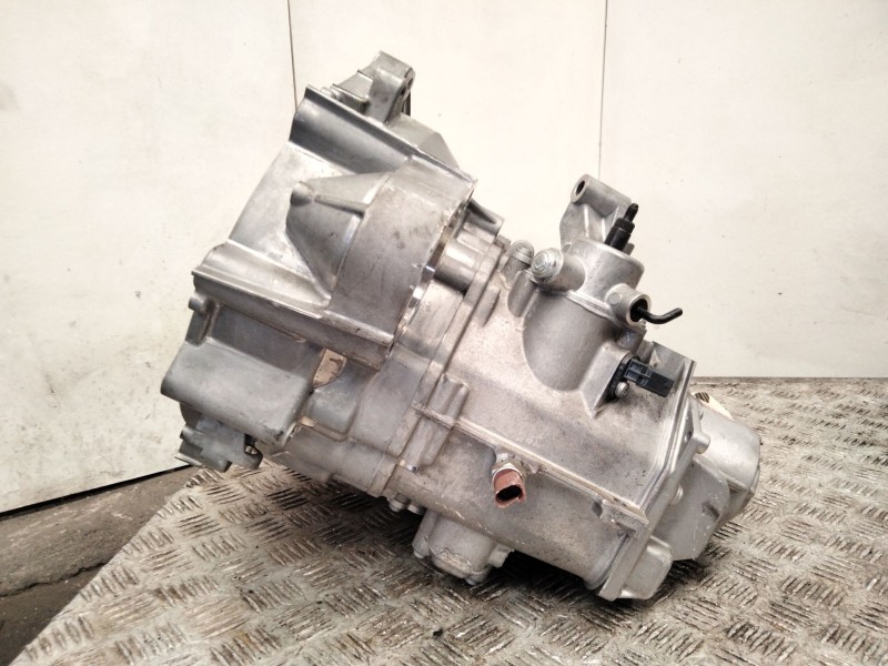 Recambio de caja cambios para volkswagen t-roc (a11, d11) 1.0 tsi referencia OEM IAM 0AJ301103  