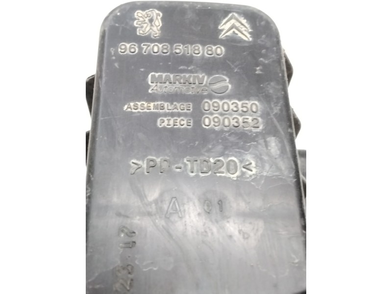 Recambio de caja filtro de aire para peugeot 208 style referencia OEM IAM 9670851880  