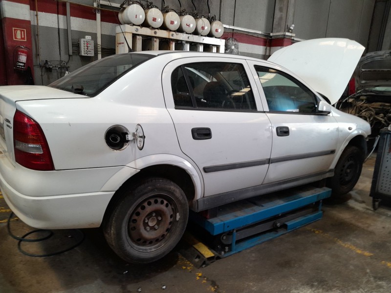 opel astra g sedán (t98) del año 2001