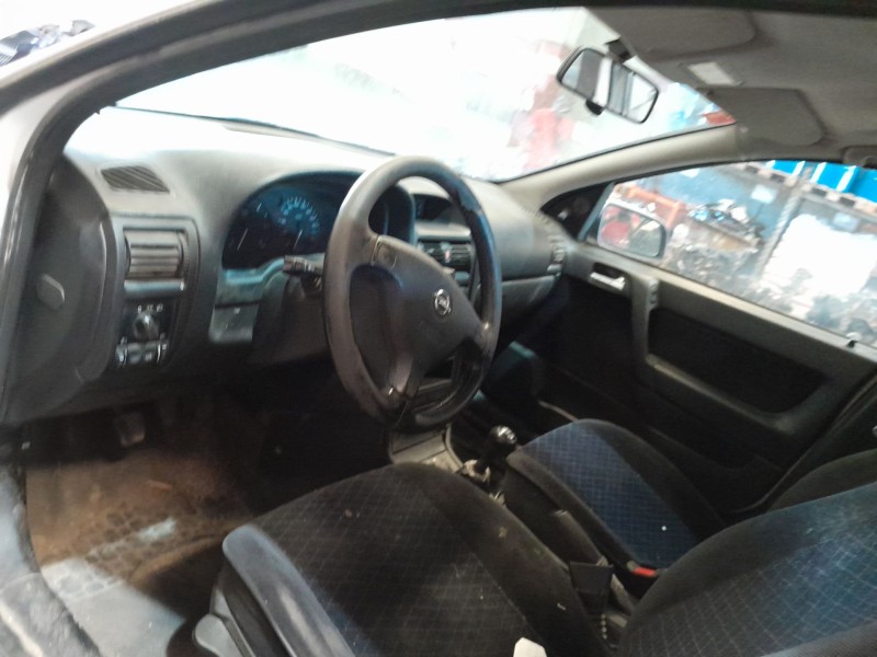 opel astra g sedán (t98) del año 2001