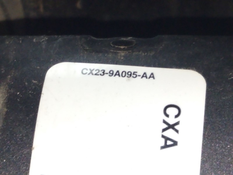 Recambio de tapa exterior combustible para land rover discovery 5 referencia OEM IAM CX239A095AA  